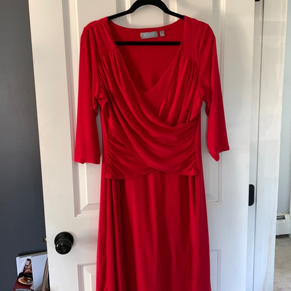 Beautiful party dress. Photo does it no justice.